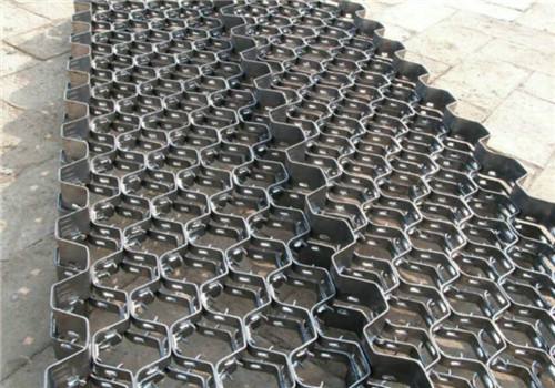 上海不锈钢龟甲网中不锈钢哪种防腐蚀性好  ？